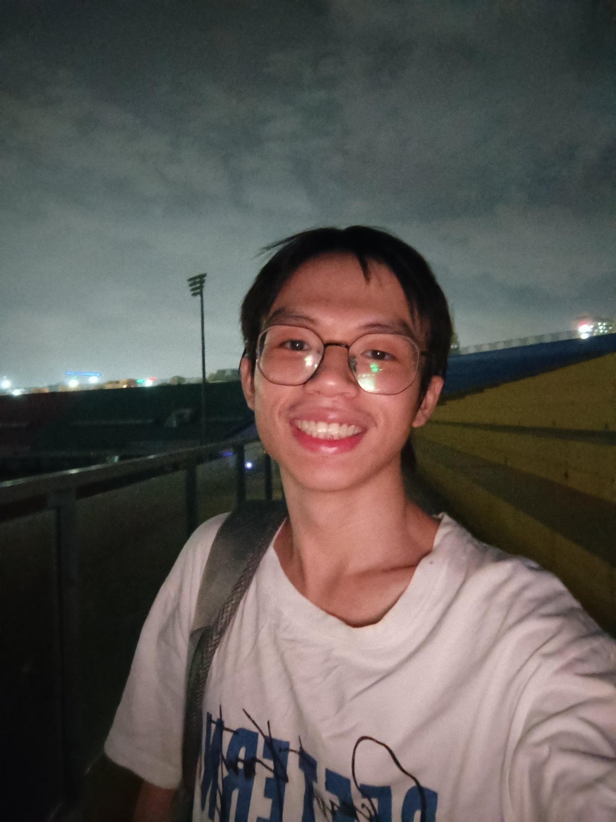 穿好白衣，为夜跑收尾